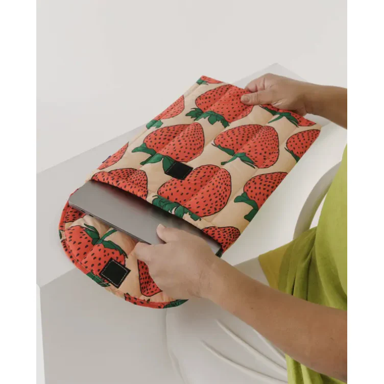 Baggu Puffy Laptop Sleeve 16" - Strawberry - Image 2