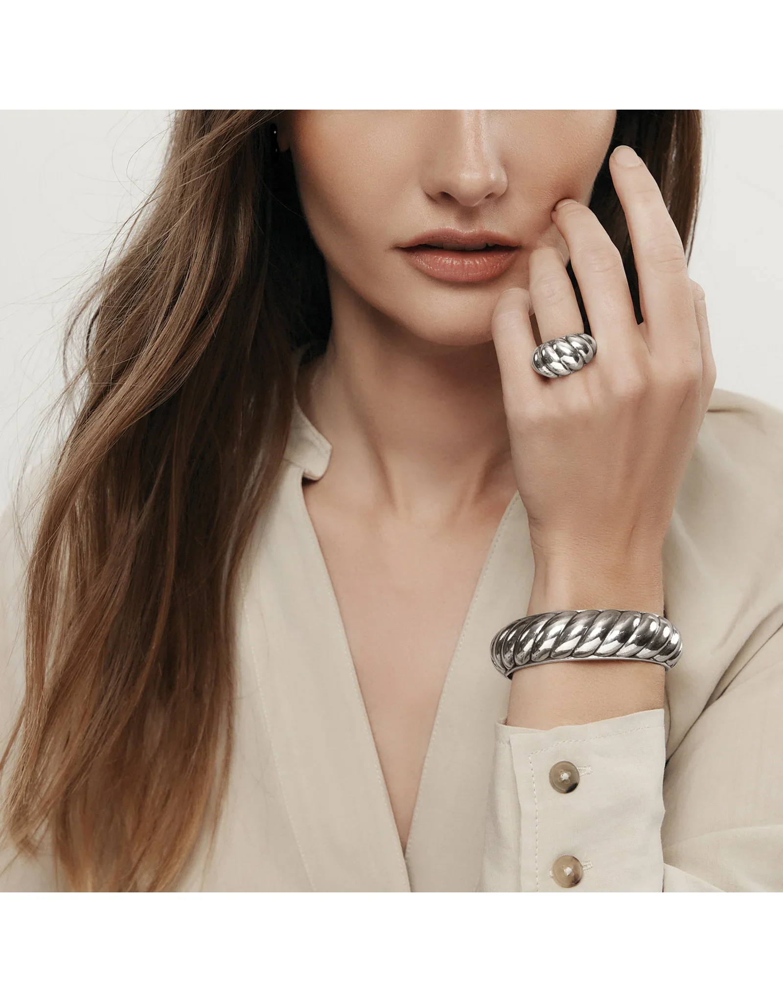 Brighton Athena Scalloped Hinged Silver Bangle - Image 2