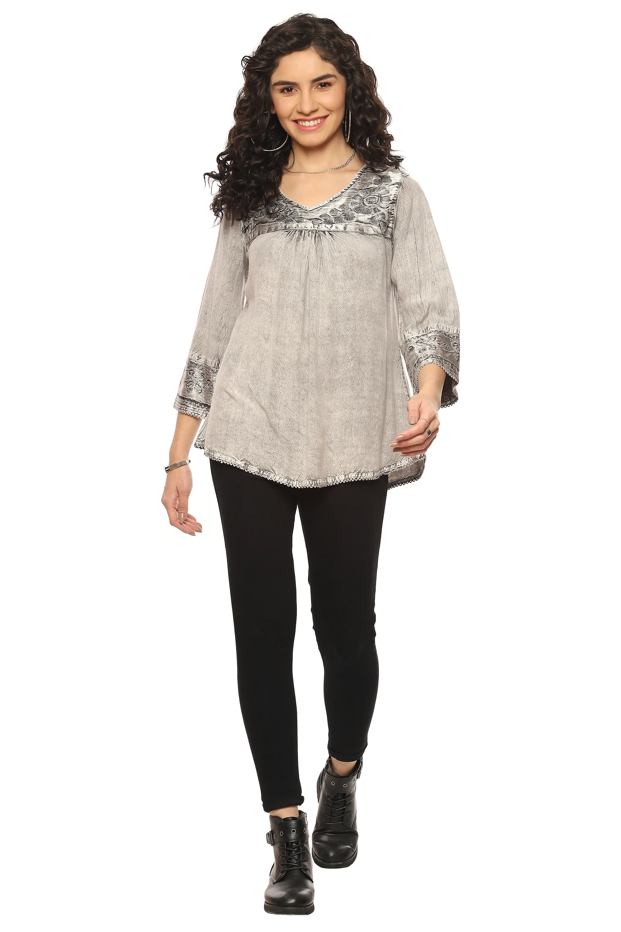 Parsley & Sage Vintage Wash Verity Tonal Embroidery Top (Silver)(23F582C)